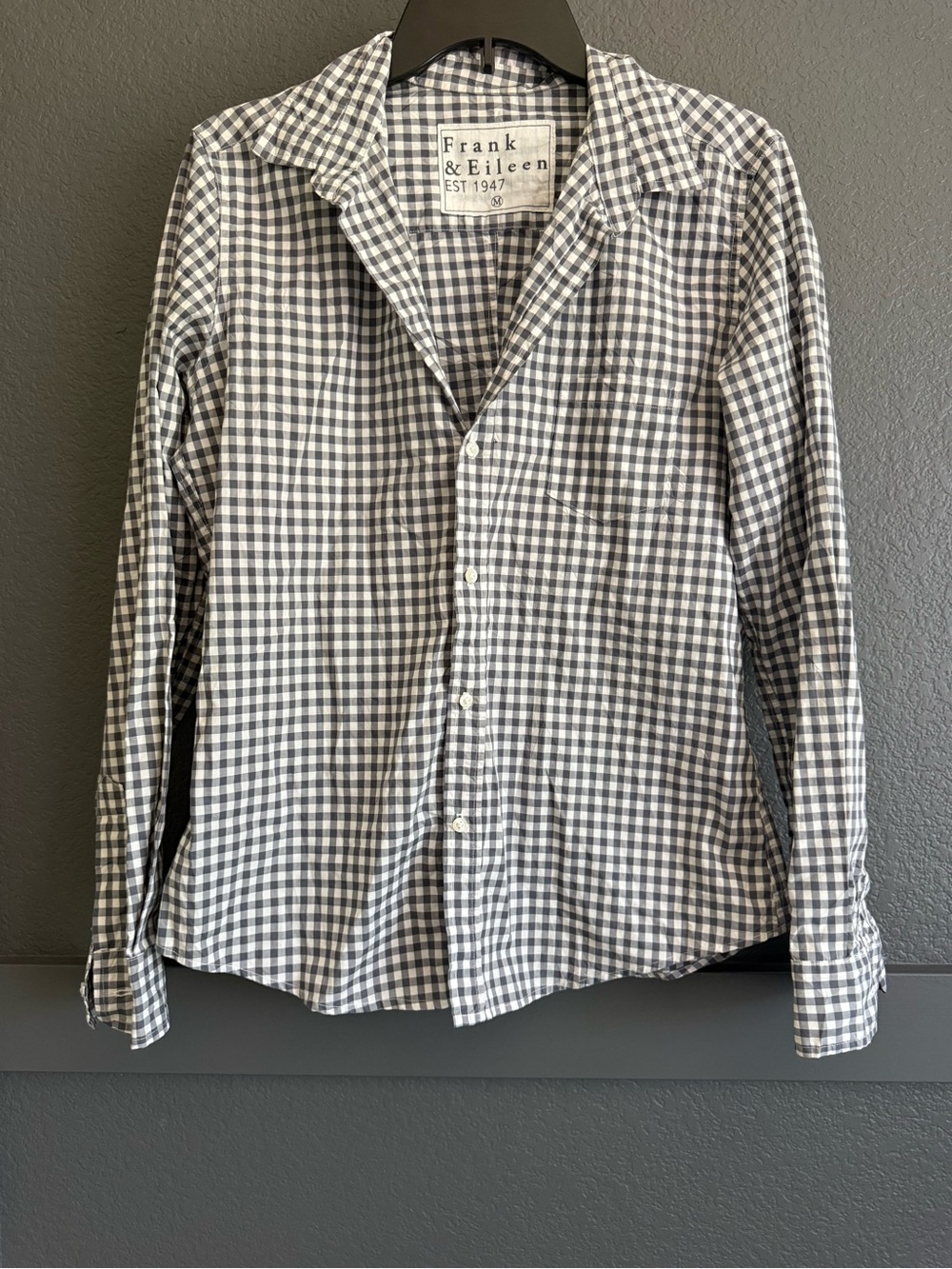 FRANK & EILEEN • blue white gingham Barry button down long sleeve shirt - Medium